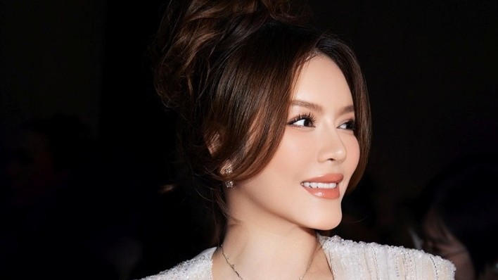 Sao Việt: Lý Nhã Kỳ khoe đường cong hút mắt; Hoa hậu Thùy Tiên dịu dàng, trong veo trong tà áo dài