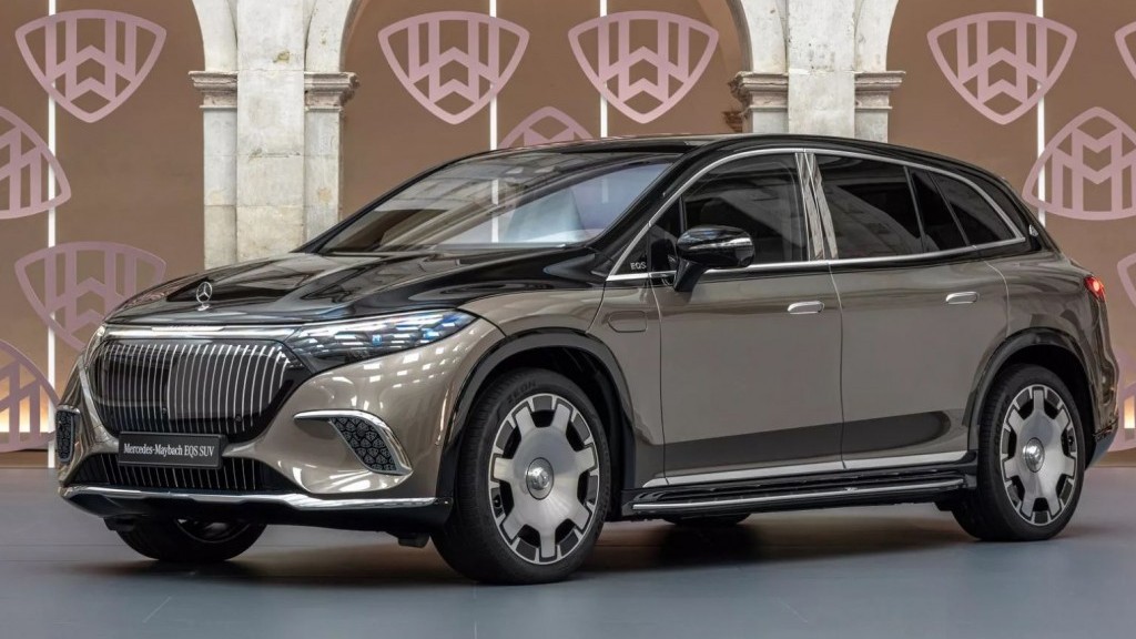 Cận cảnh xe điện Mercedes-Maybach EQS 680