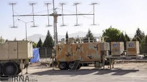 Iran ra mắt loại radar có thể phát hiện vật thể bay siêu nhỏ và nhiều vũ khí tối tân khác trong lễ diễu binh