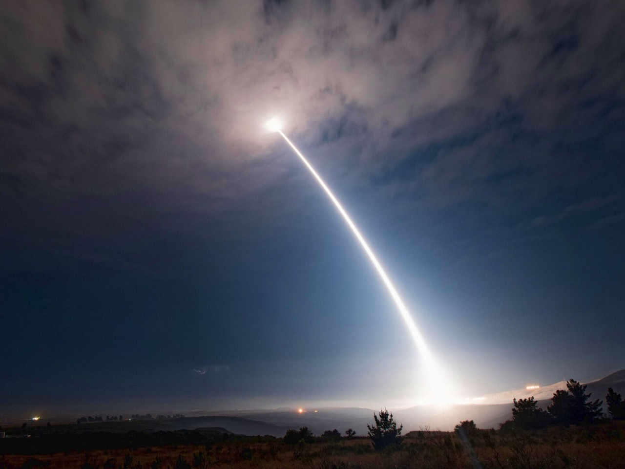 (04.20) Mỹ thử tên lửa đạn đạo xuyên lục địa Minuteman III. (Nguồn: AP)