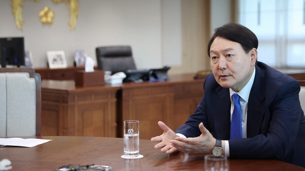 (04.20) Tuyên bố của Tổng thống Hàn Quốc Yoon Suk Yeol về viện trợ vũ khí cho Ukraine ngày 19/4 đã gây bất ngờ. (Nguồn: Reuters)