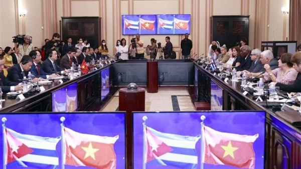 Vietnam, Cuba seek measures to strengthen fraternal solidarity