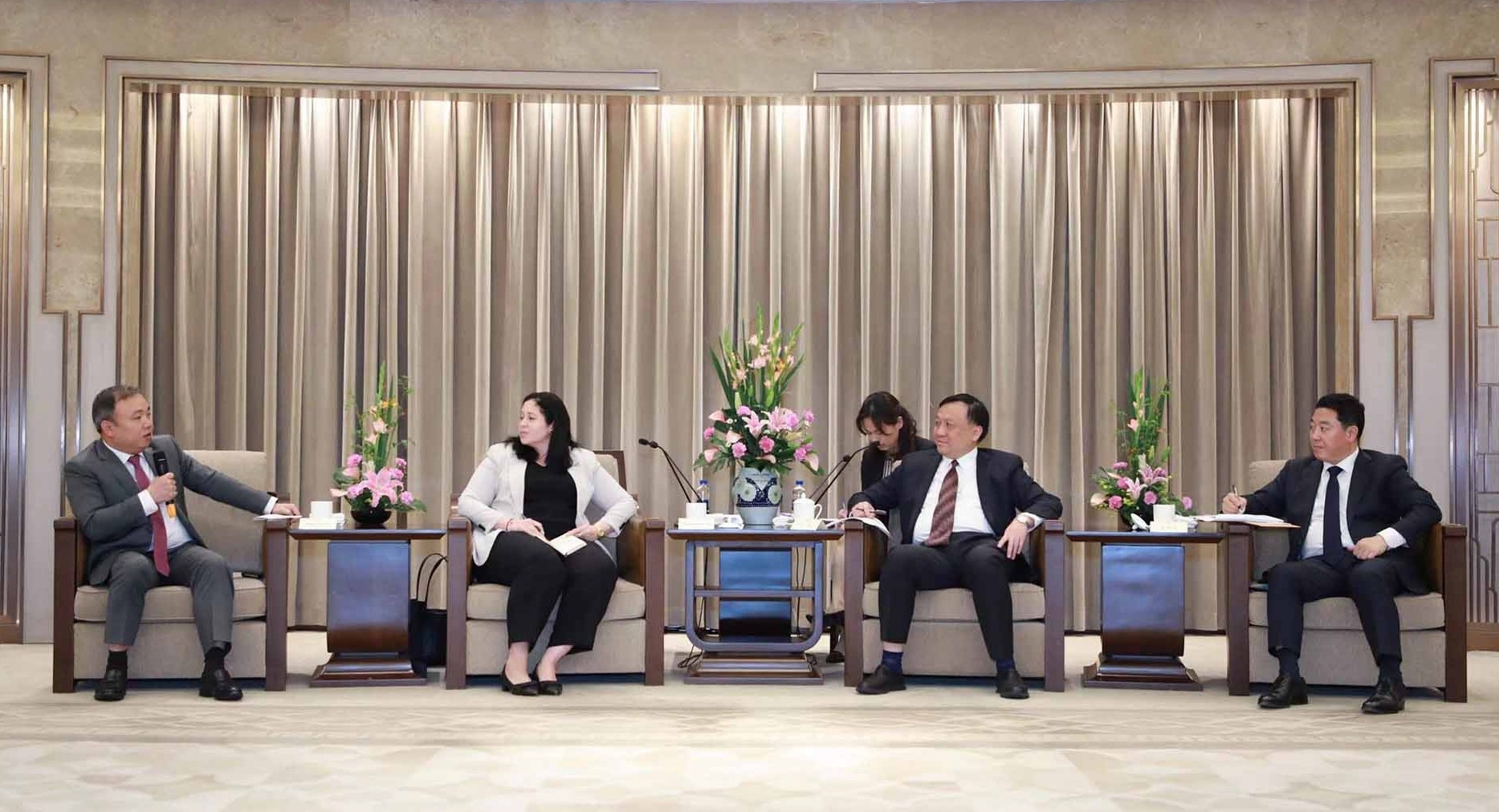 Thành phố Thượng Hải coi trọng quan hệ hợp tác hữu nghị với các địa phương Việt Nam