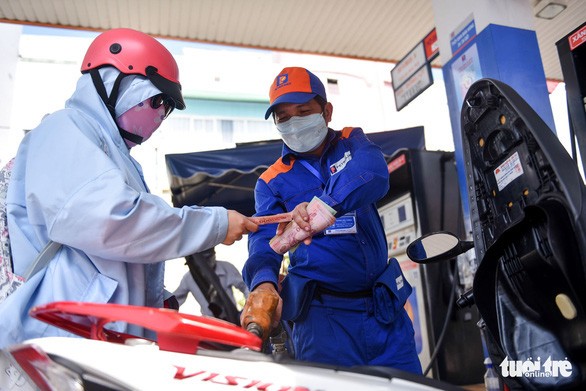 Giá xăng dầu hôm nay 22/4: ; giá xăng trong nước quay đầu giảm mạnh