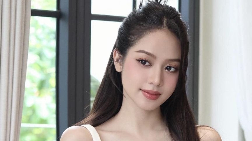 Sao Việt: Hoa hậu Thanh Thủy dịu dàng, gợi cảm; Khả Ngân đăng ảnh cuốn hút