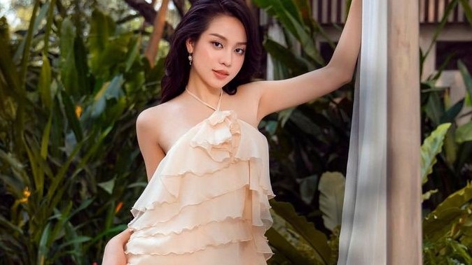 Hoa hậu Thanh Thủy 'lột xác' bất ngờ trong bộ ảnh chào hè