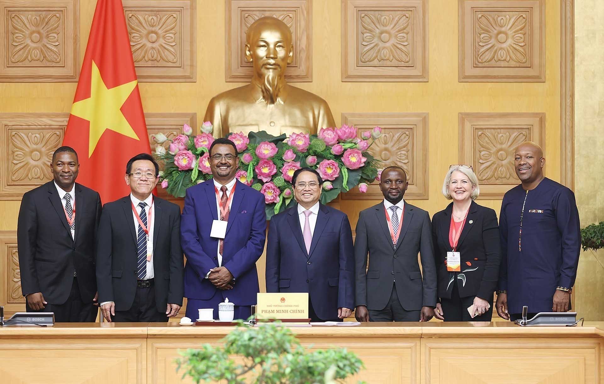 Thủ tướng Phạm Minh Chính với Trưởng đoàn các nước dự Hội nghị toàn cầu lần thứ 4 Hệ thống lương thực, thực phẩm bền vững. (Nguồn: TTXVN)