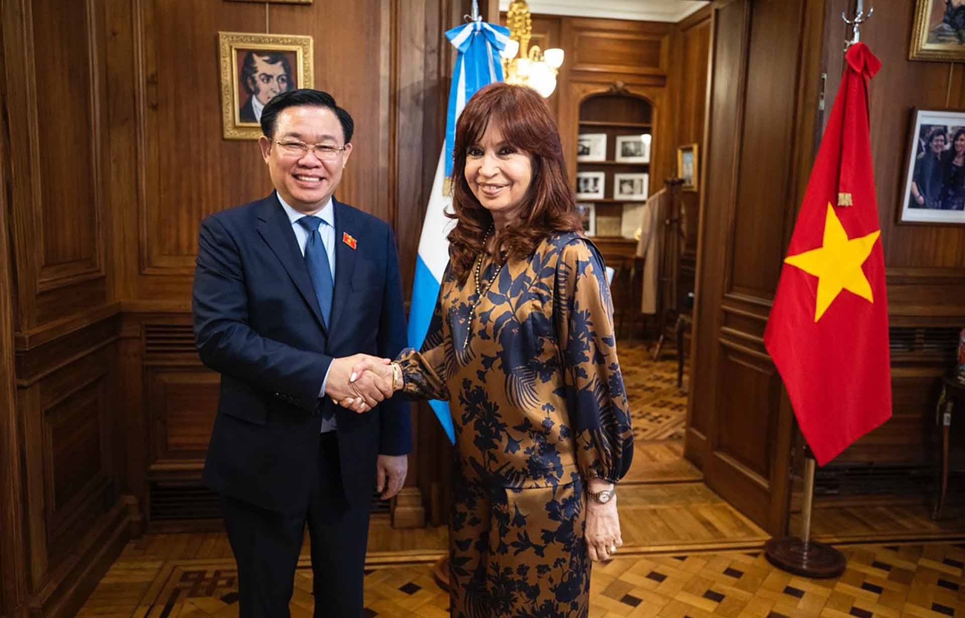Chủ tịch Quốc hội Vương Đình Huệ gặp Chủ tịch Thượng viện, Phó Tổng thống Argentina Cristina Fernandez Kirchner.