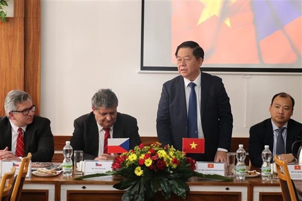 Vietnam seeks to foster relations with Czech Republic: CPV delegation