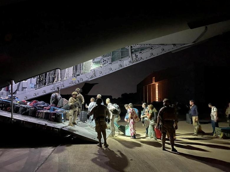 Xung đột ở Sudan căng ‘như dây đàn’, cộng đồng quốc tế sơ tán khẩn cấp