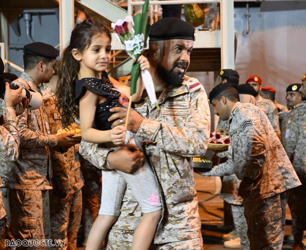 Các lực lượng Saudi Arabia nỗ lực hỗ trợ người dân sơ tán khỏi Sudan