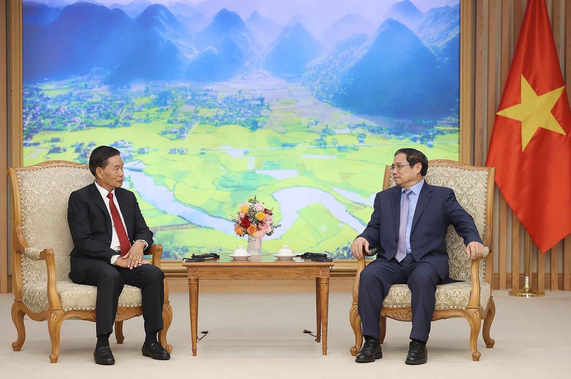 Thủ tướng Phạm Minh Chính tiếp đồng chí Sinlavong Khoutphaythoune, Chủ tịch Ủy ban Trung ương Mặt trận Lào xây dựng đất nước. (Nguồn: TTXVN)