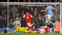 Erling Haaland phá kỷ lục ghi bàn Ngoại hạng Anh, Man City rút ngắn khoảng cách với Arsenal