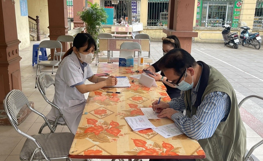 Đăng ký, làm thủ tục tiêm vaccine Covid-19 tại Hà Nội. (Nguồn: SK&ĐS)