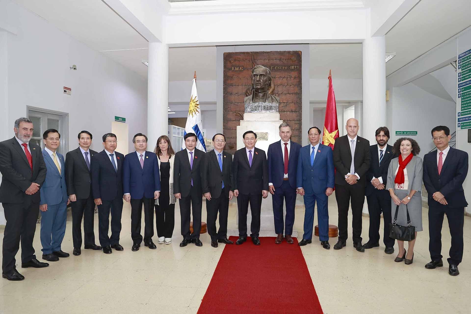 Tỉnh Canelones, Uruguay mong muốn tăng cường hợp tác hơn nữa với các địa phương Việt Nam