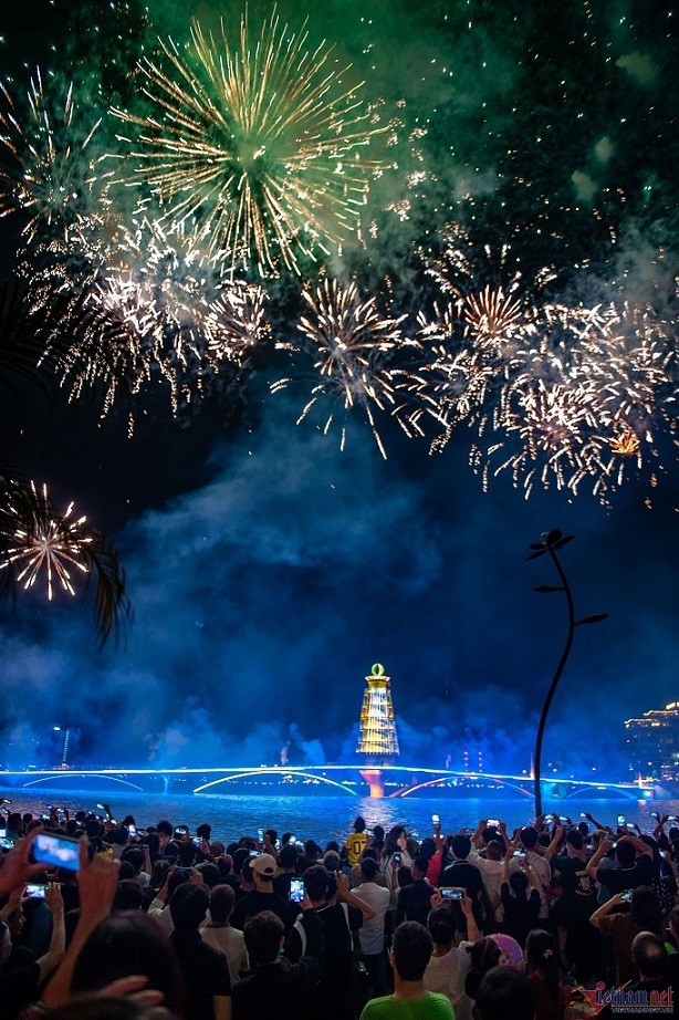 Phú Thọ: Màn pháo hoa rực rỡ đón chào ngày Giỗ Tổ Hùng Vương