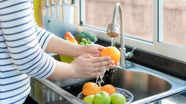 Chuyên gia hướng dẫn cách xử lý rau tươi, trái cây trước khi bảo quản trong tủ lạnh