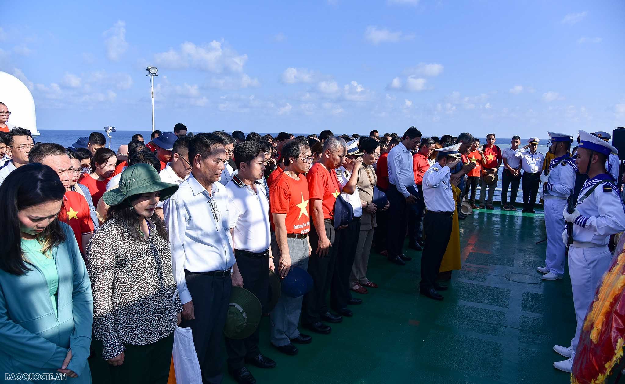 Xúc động Lễ tưởng các anh hùng liệt sĩ hy sinh tại quần đảo Trường Sa