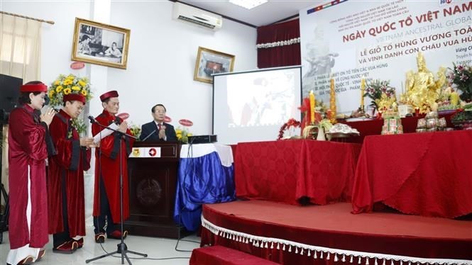 Người Việt tại Lào trang trọng tổ chức Giỗ Tổ Hùng Vương 2023