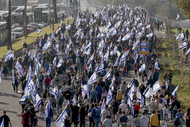 Cảnh sát Israel giải tán đám đông người biểu tình phong tỏa đường cao tốc
