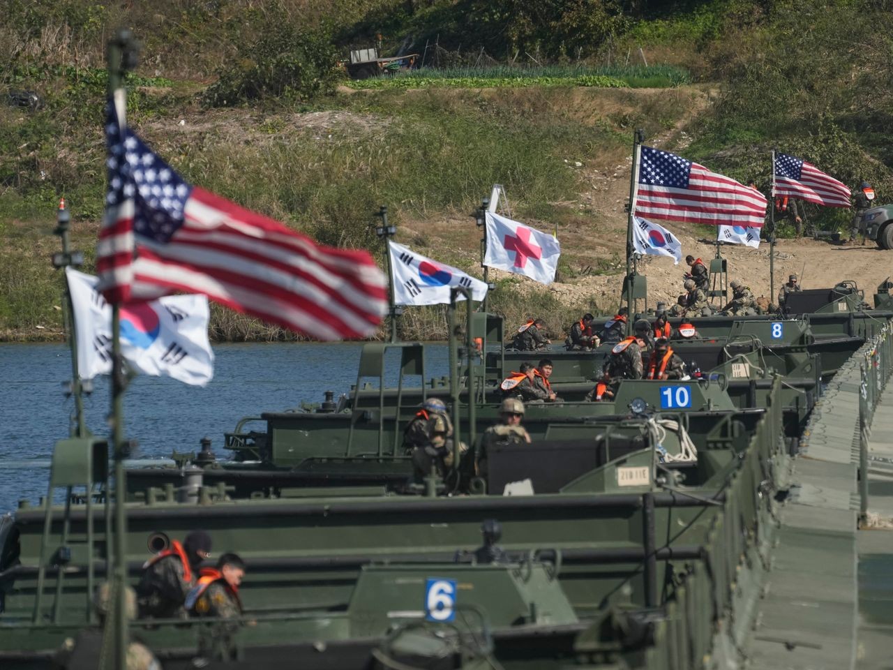 (05.01) Triều Tiên cho rằng các cuộc tập trận chung cùng Tuyên bố Washington giữa Mỹ và Hàn Quốc là hành động gây căng thẳng khu vực. (Nguồn: AFP)