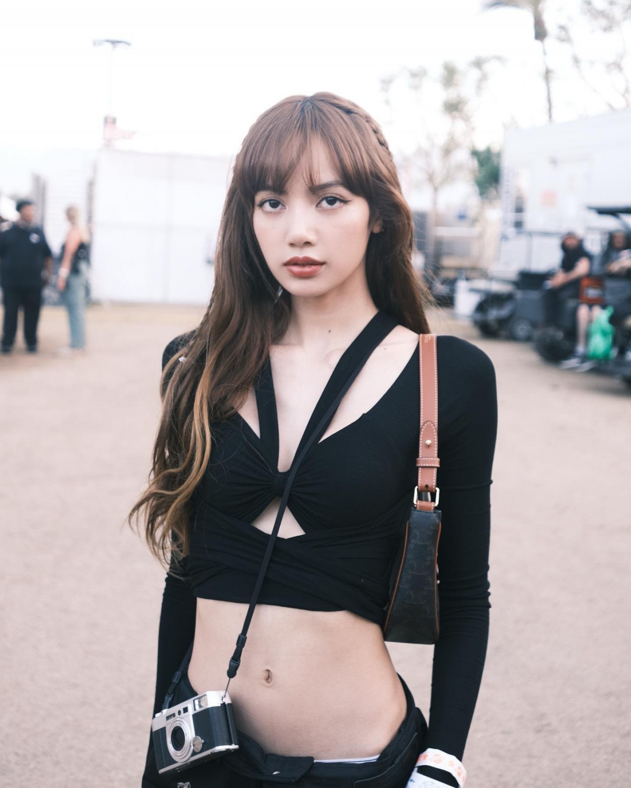 Lisa BlackPink khoe ảnh gợi cảm