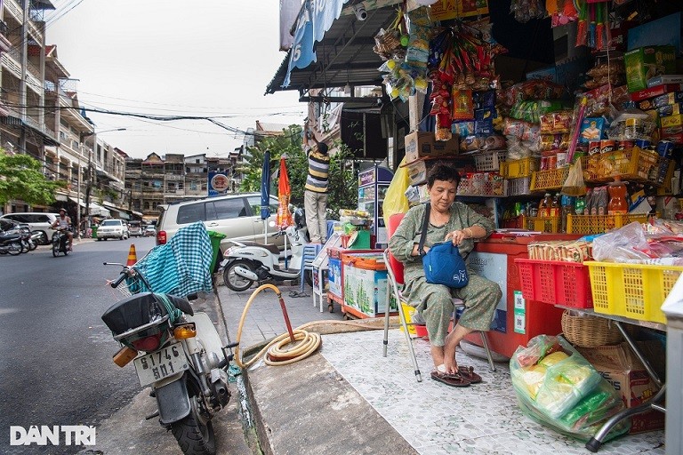 Người Việt ở Campuchia sẵn sàng 'tiếp lửa' cho đoàn thể thao quê nhà