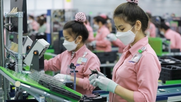 4 か月間の商品の輸出入の売上高は 2,100 億ドルを超えました。 ドリアンが3桁伸びる