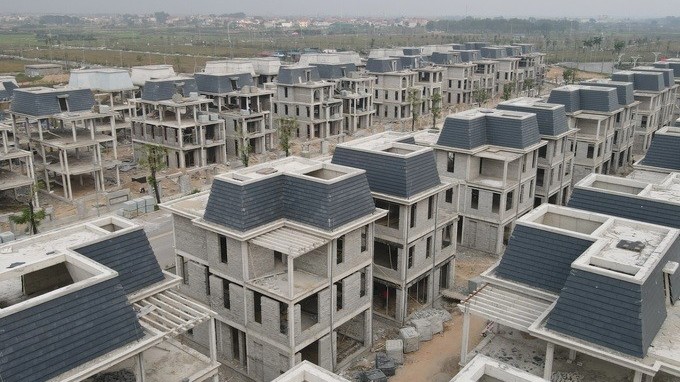 Bất động sản mới nhất: Thị trường biệt thự nằm im chờ thời, ‘choáng’ với đấu giá đất ven Hà Nội, quy định cơ chế giải quyết tranh chấp đất đai