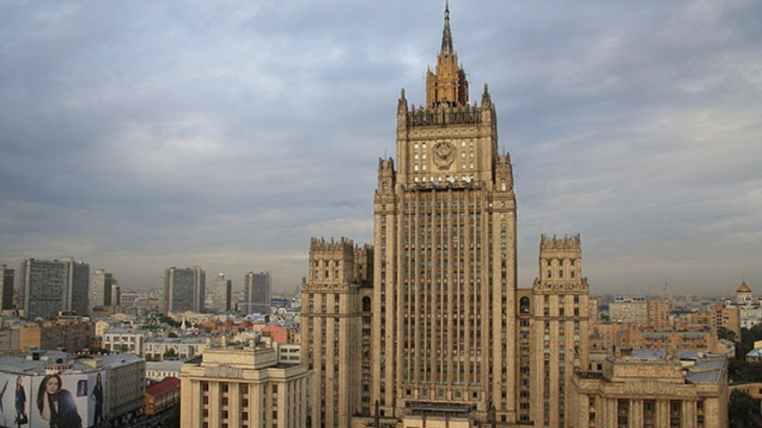 Ba Lan đóng cửa trường học Nga, Moscow 'hứa' đáp trả mạnh tay