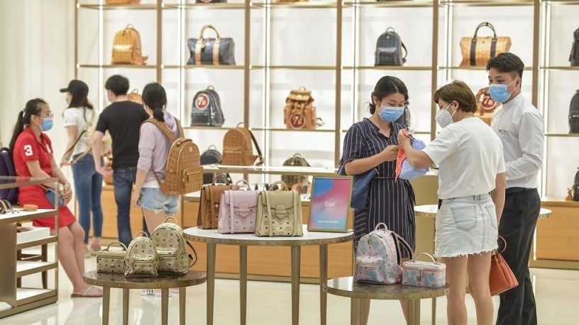 Dân Trung Quốc lại 'cuồng say' mua sắm
