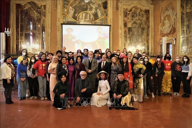 Những 'sứ giả' mang tiếng Việt đến với Italy