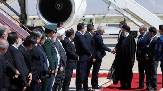 Tổng thống Iran lần đầu tiên thăm Syria kể từ nội chiến, Thổ Nhĩ Kỳ đóng không phận với các chuyến bay của Armenia