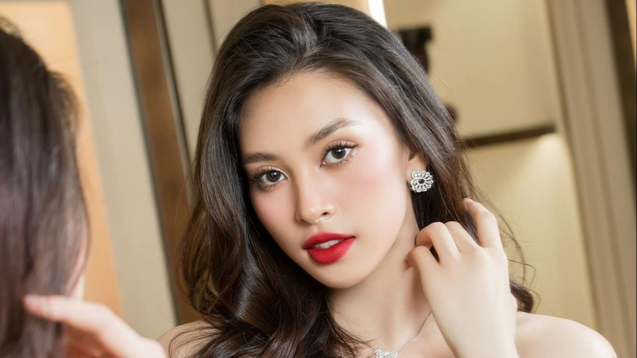 Nhan sắc 'hiếm có khó tìm' của Hoa hậu Trần Tiểu Vy