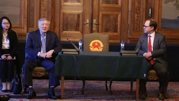 Chief Justice of Supreme People's Court visits Netherlands