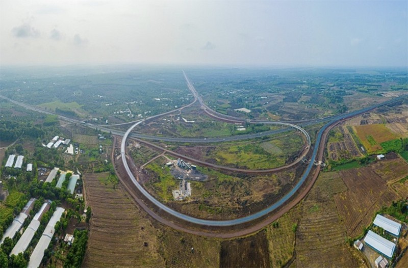 Cao tốc Dầu Giây – Phan Thiết rút ngắn quá trình di chuyển từ TP.HCM đến Phan Thiết chỉ còn khoảng 1 giờ 40 phút lái xe