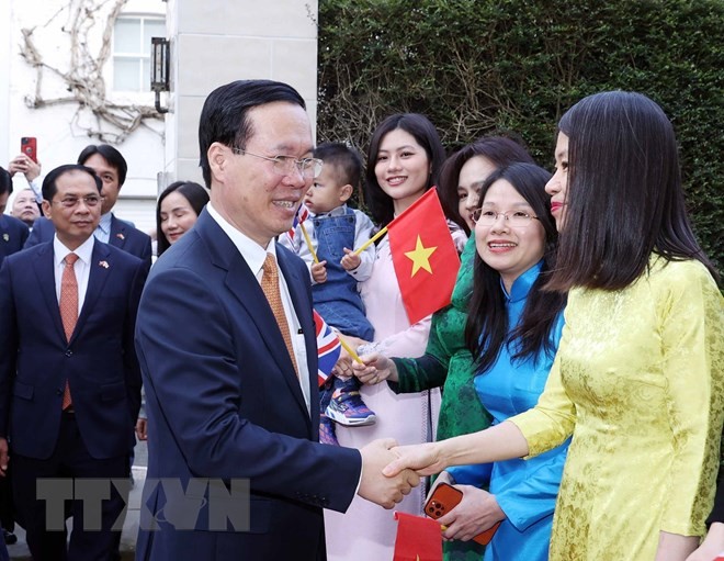 President Vo Van Thuong arrives in London to attend Coronation of King Charles III