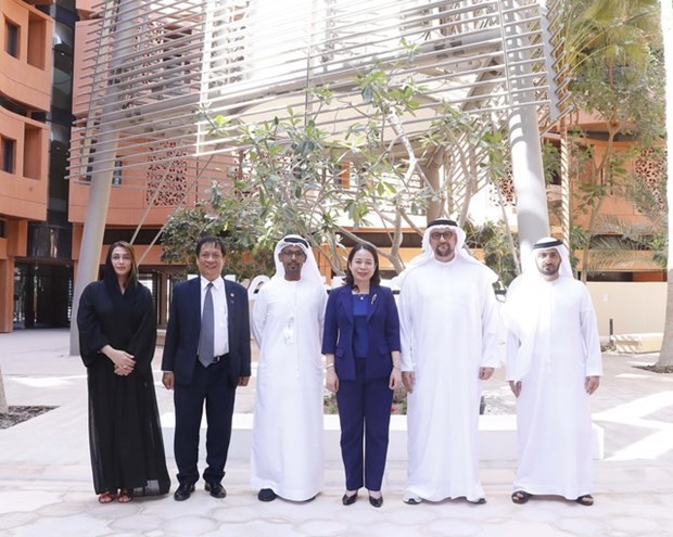 Vice President Vo Thi Anh Xuan meets business leaders, OV community in UAE