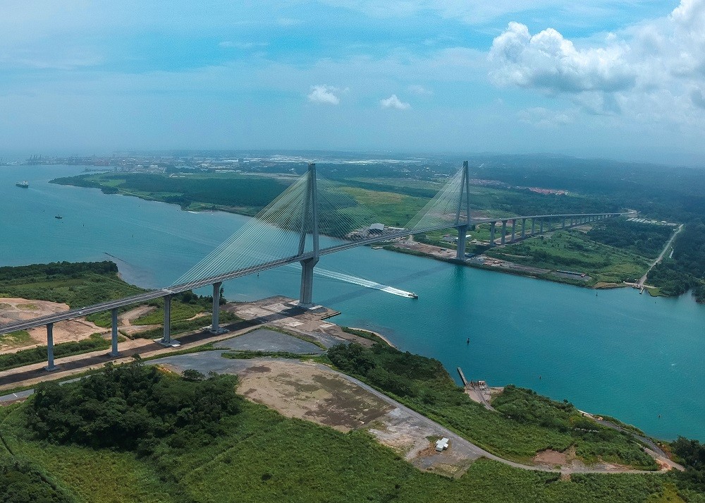 (05.05) Cây cầu Atlantic là cây cầu thứ ba tại Kênh đào Panama, kết nối hai bờ khu vực Trung Mỹ và Nam Mỹ. (Nguồn: Dennis Garcia)