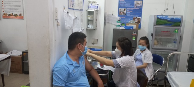 Ngành y tế khuyến cáo người dân nên tiêm vaccine Covid-19 đầy đủ. (Nguồn: SK&ĐS)