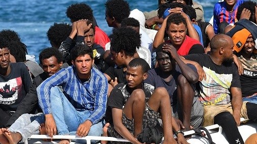 Trong 24 giờ, gần 700 người vượt biển đến Italy