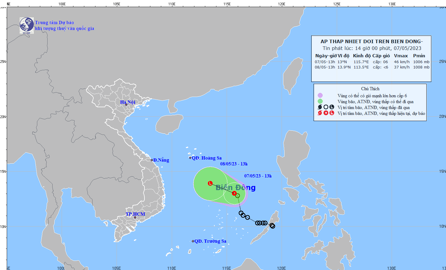 Dự báo, gần 24h giờ tới, áp thấp nhiệt đới trên Biển Đông sẽ suy yếu thành vùng áp thấp, cường độ giảm dần