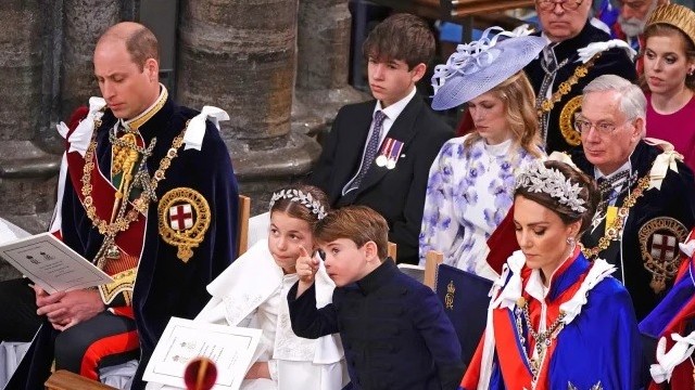 Lễ đăng quang Vua Charles III: Gia đình Vương phi xứ Wales 'ghi điểm' phong cách trang phục
