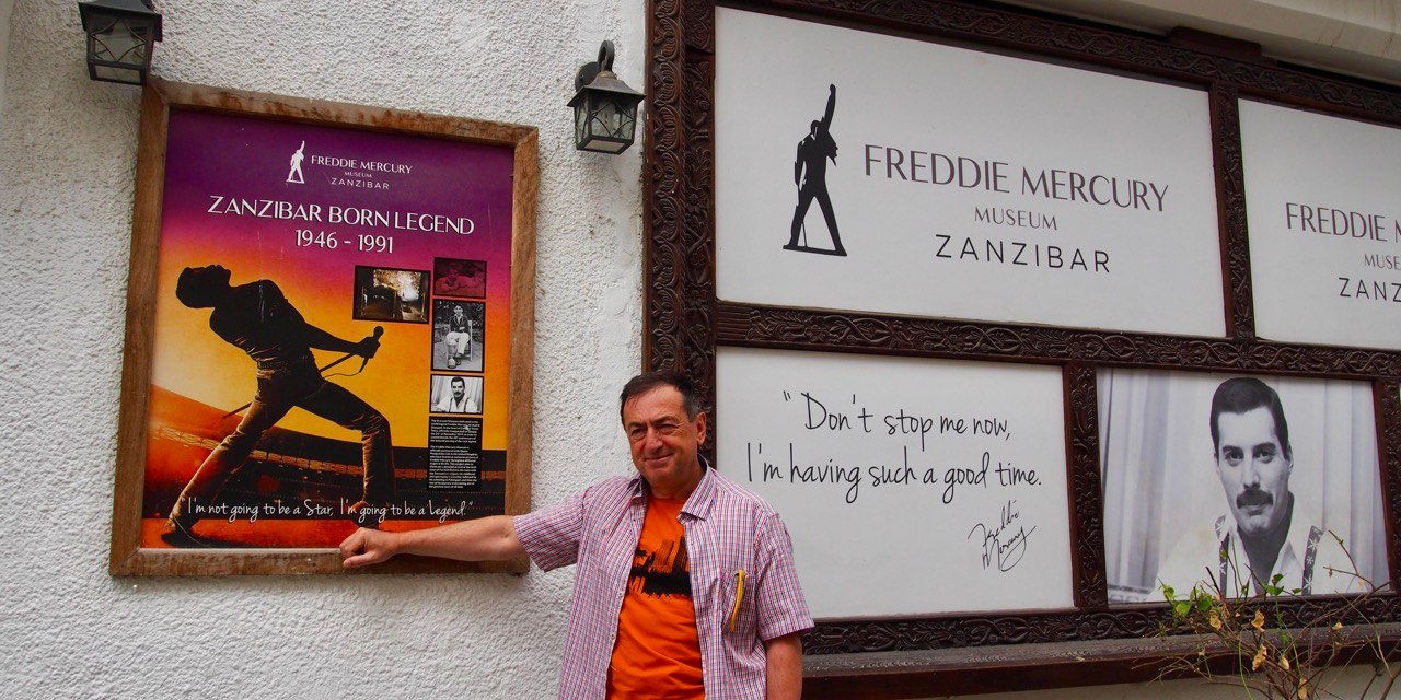 Đại sứ Nga tại Tanzania Andrei Avetisyan tại Bảo tàng Freddy Mercury ở Zanzibar. (Nguồn: The Citizen)