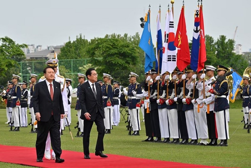 Thượng đỉnh Hàn Quốc-Nhật Bản: Thủ tướng Kishida nói trái tim 'đau đớn', Tổng thống Yoon Suk Yeol chỉ thị nhân viên hành động kỹ lưỡng. (Nguồn: Reuters)