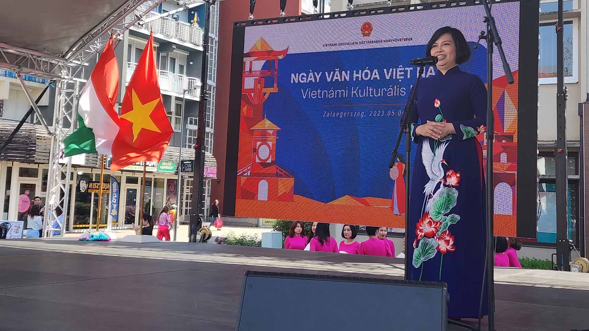 Đại sứ Nguyễn Thị Bích Thảo phát biểu khai mạc sự kiện