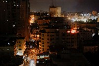 Israel không kích Dải Gaza, Palestine lo ngại Hamas đảo chính