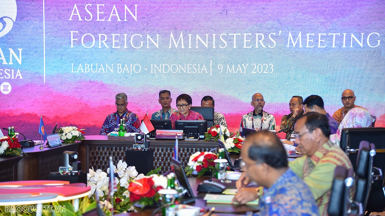 ASEAN 42: Bộ trưởng Ngoại giao Bùi Thanh Sơn dự Hội nghị Hội đồng Điều phối ASEAN lần thứ 33