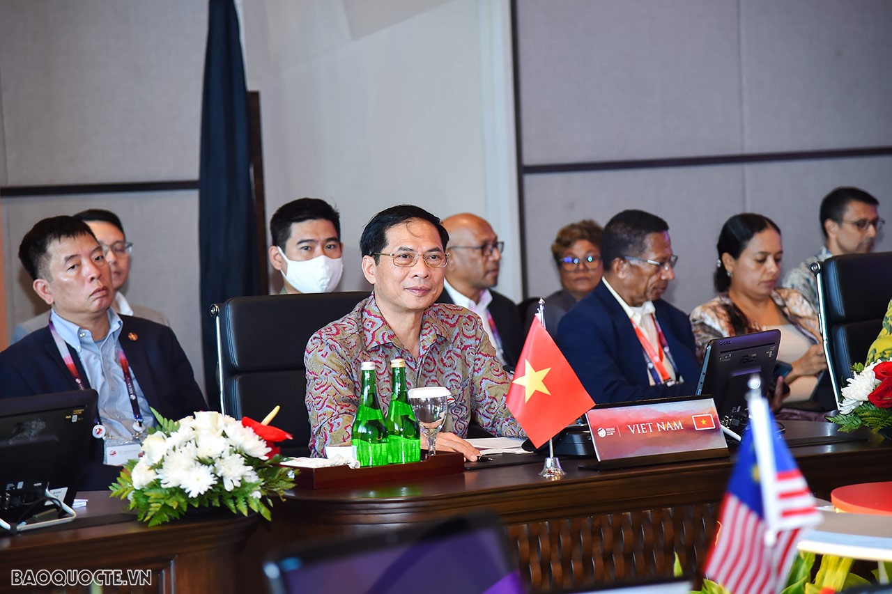 ASEAN 42: Bộ trưởng Ngoại giao Bùi Thanh Sơn dự Hội nghị Bộ trưởng Ngoại giao ASEAN