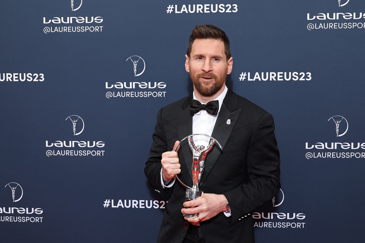 Messi nhận danh hiệu nhân vật thể thao của năm và trở lại luyện tập cùng PSG Messi nhận danh hiệu nhân vật thể thao của năm và trở lại luyện tập cùng PSG